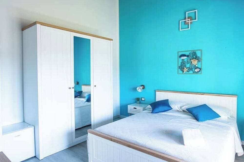 Foto 3 von 13: Comfortable room with private balcony and view
