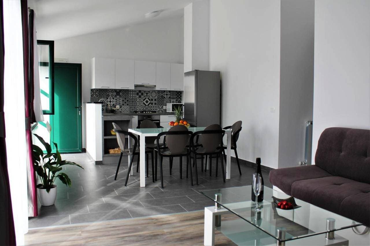 Foto 4 von 22: Two-Bedroom Apartment with Terrace