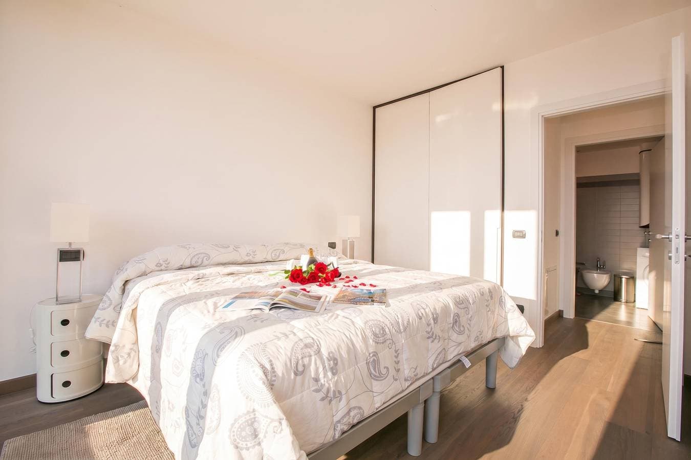 Foto 11 von 30: Penthouse-LakeView-AC-PrivateGarden