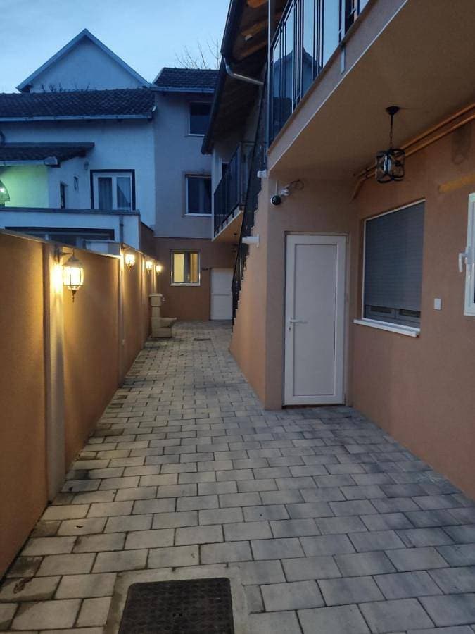Foto 4 von 21: One-Bedroom Apartment