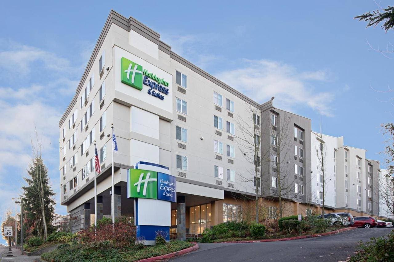 Holiday Inn Express & Suites Seattle-Sea-Tac Airport by IHG 1
