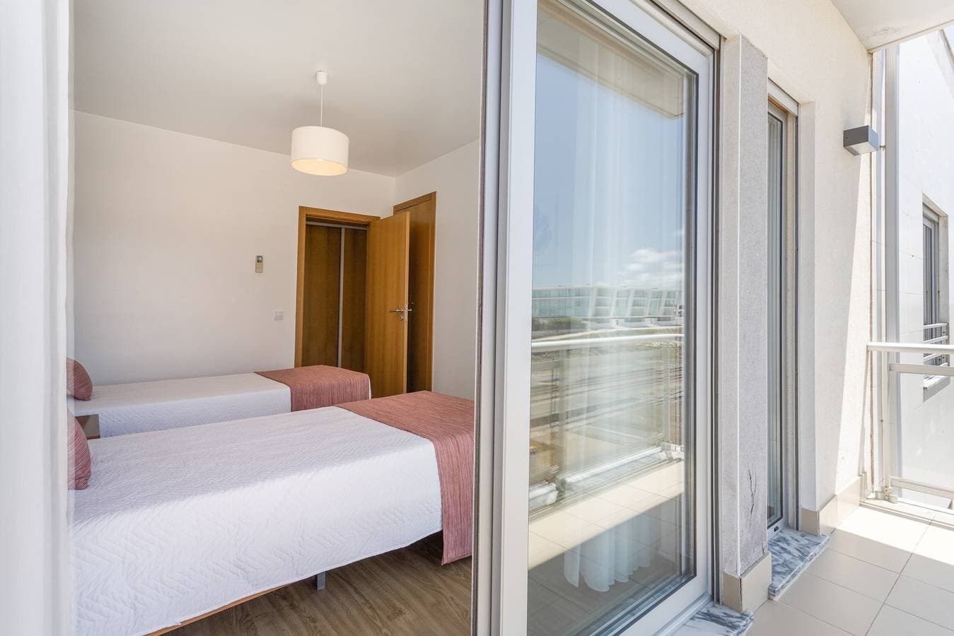 Foto 13 von 23: Apartment 'Campo Mar - T1 mit Pool' mit Meerblick, WLAN und Klimaanlage