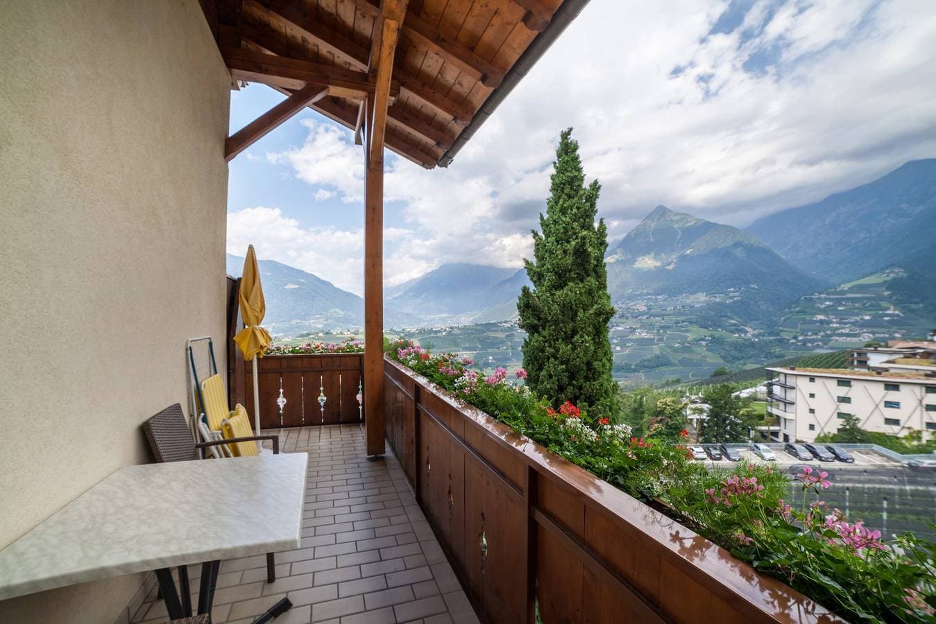 Foto 7 von 22: Ferienwohnung "Hahnenkamm Rainegg" mit Bergblick, WLAN, Garten & Balkon
