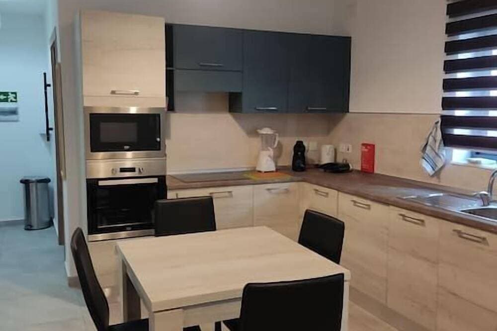 Salina Wharf, Block E, Apt. 27 by Crysalex Houses 1