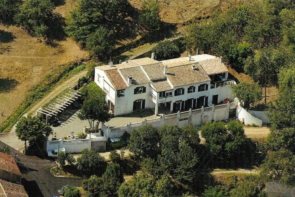 Gîte on the hills of Mandelieu 1
