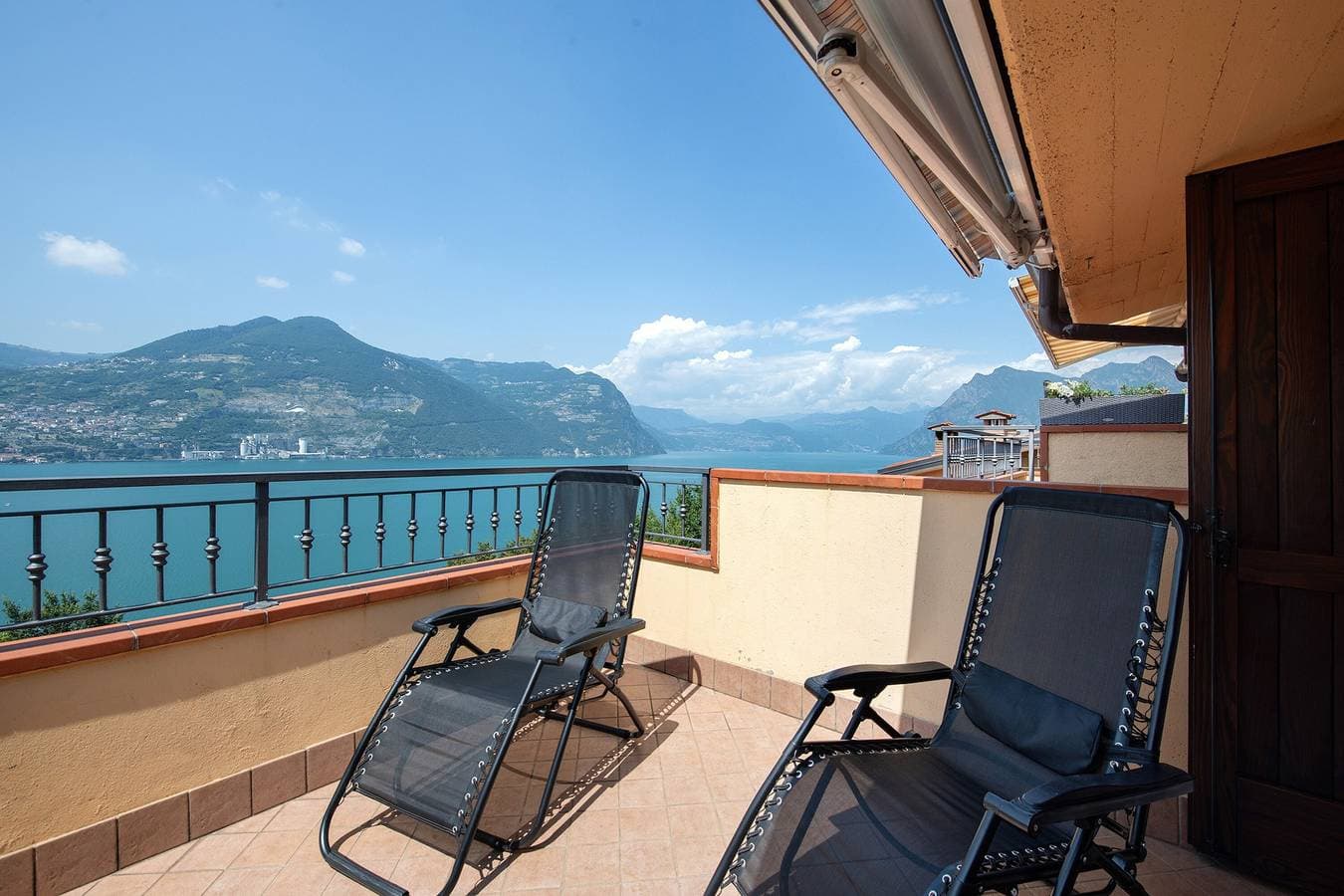 Foto 3 von 33: Ferienwohnung "Bella Isola" mit Seeblick, privater Terrasse und WLAN