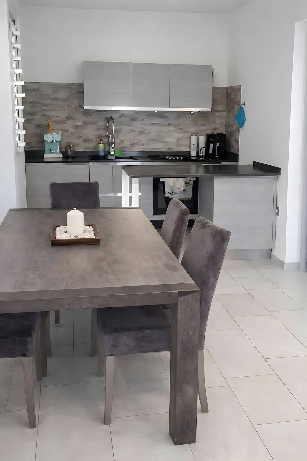 Foto 3 von 11: Apartment 'Perla' mit Meerblick, Balkon und Klimaanlage