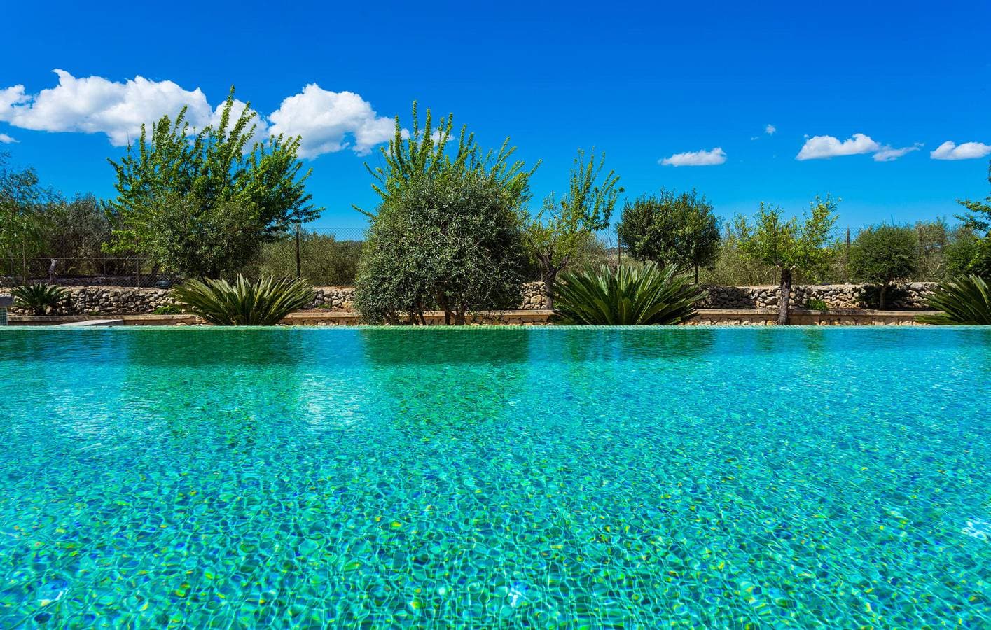 Foto 10 von 40: Sonniger Rückzugsort mit Terrasse, Pool und Küche