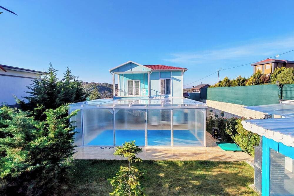 Şilede doğa içinde denize yakın kapalı ısıtmalı havuzlu şömineli barbekülü villa 1