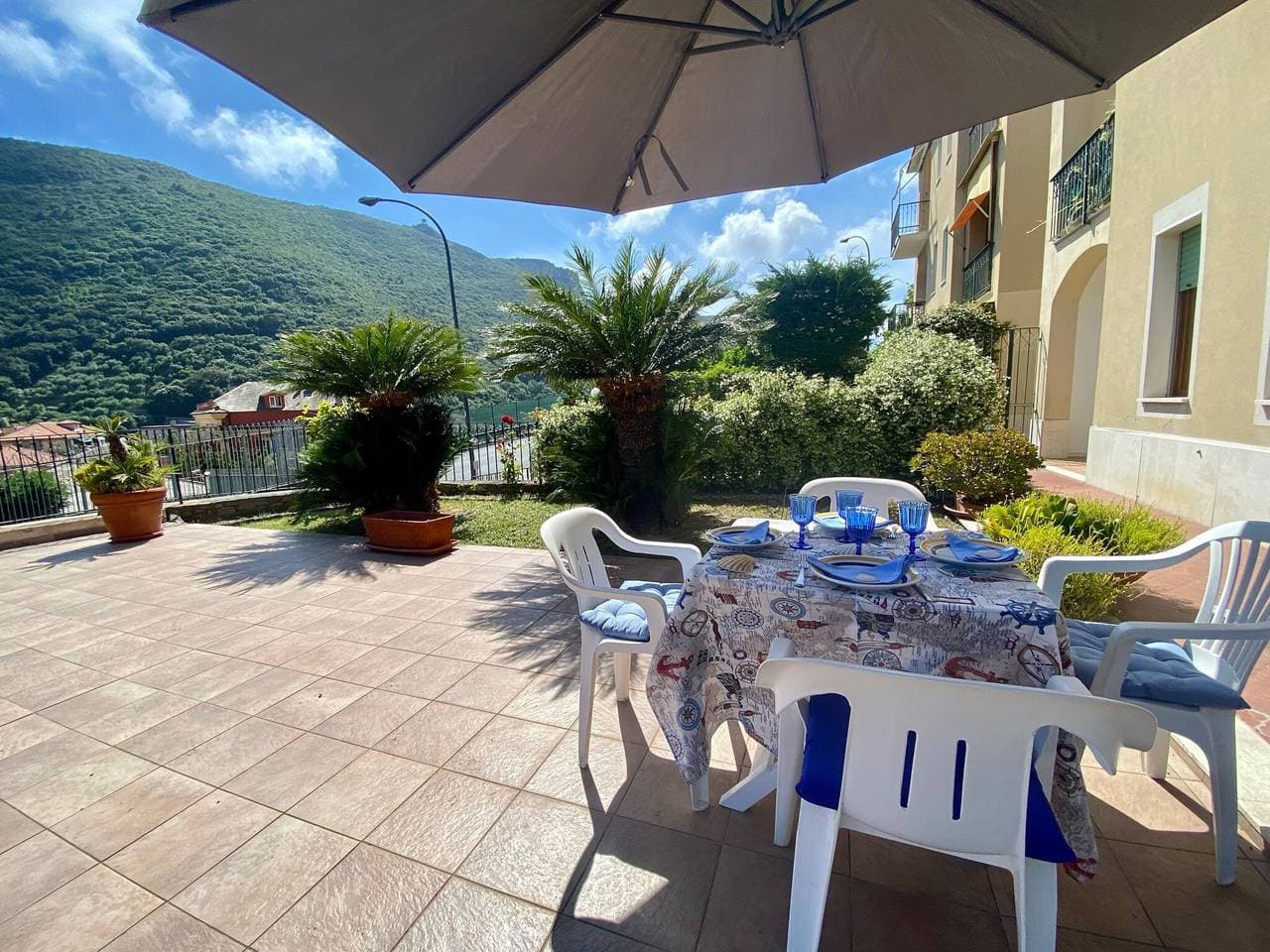 Foto 2 von 24: Ferienwohnung La Terrazza di Elico mit Garten und WLAN
