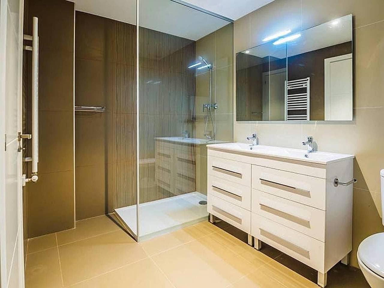 Foto 10 von 19: Appartamento di fronte al mare, piscina, aria condizionata, parcheggio ascensore