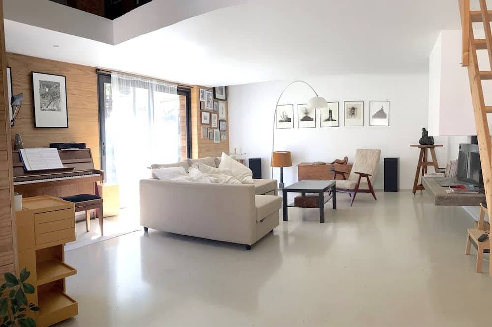 Foto 7 von 28: \"Villa Casabel, spacious and quiet with swimming pool