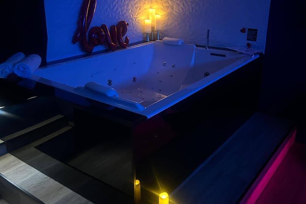 Foto 5 von 24: Suite Crazy'n love room, jacuzzi, cinema, parking, Camargue