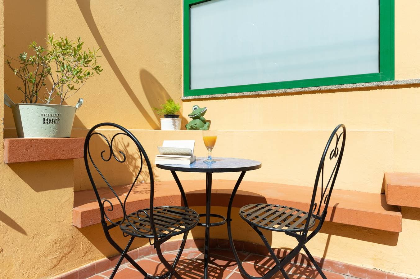 Foto 5 von 55: The Yellow House - Solarium - Climatized Pool