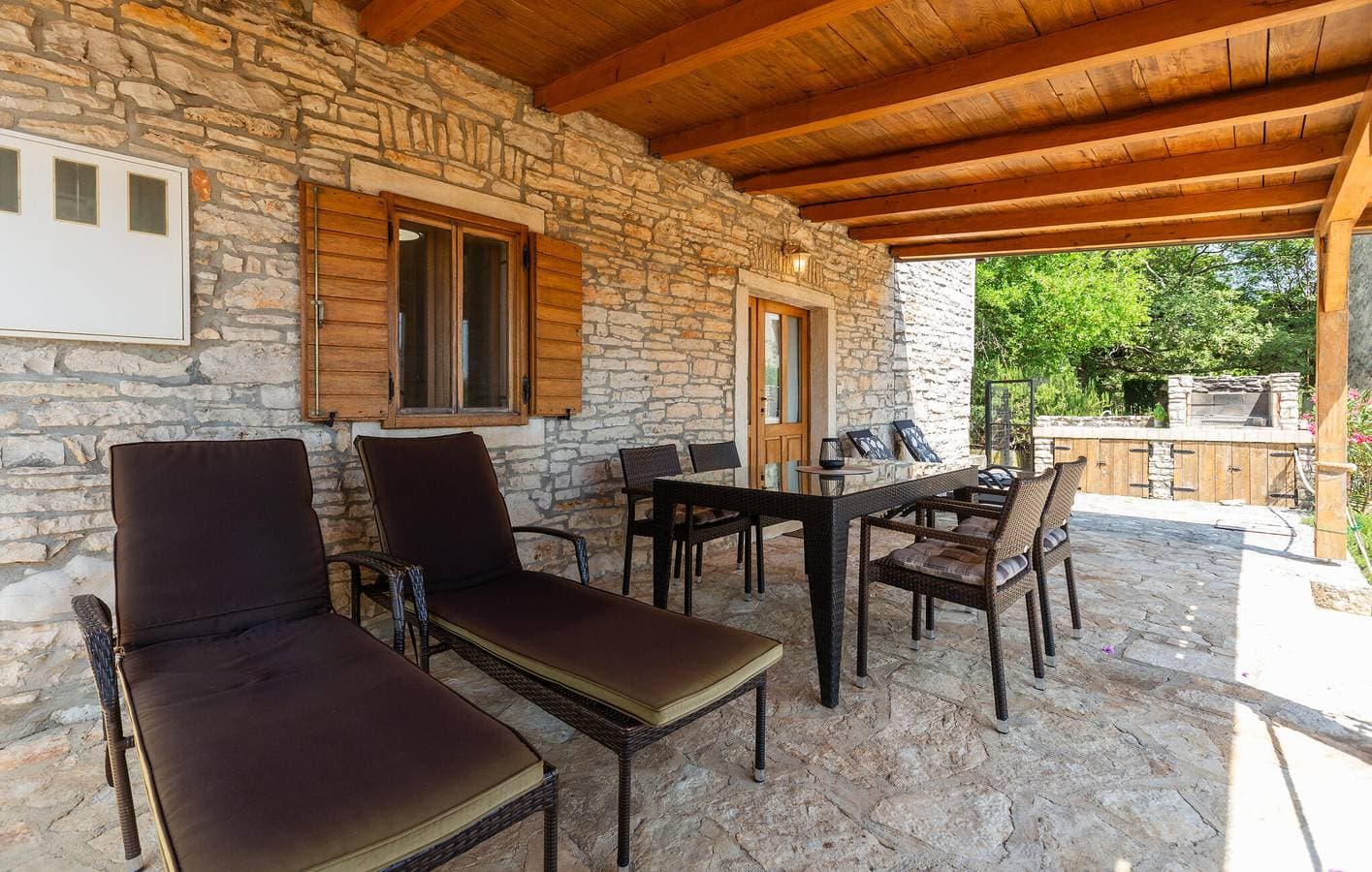 Foto 4 von 27: Gemütliche Ferienwohnung mit Terrasse, WLAN und Parkplatz in der Nähe von Montrin und Plovanija
