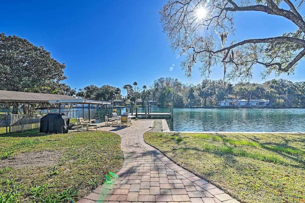 Foto 13 von 33: Riverfront Home w / Dock - 1 Mi zum Homosassa St. Park
