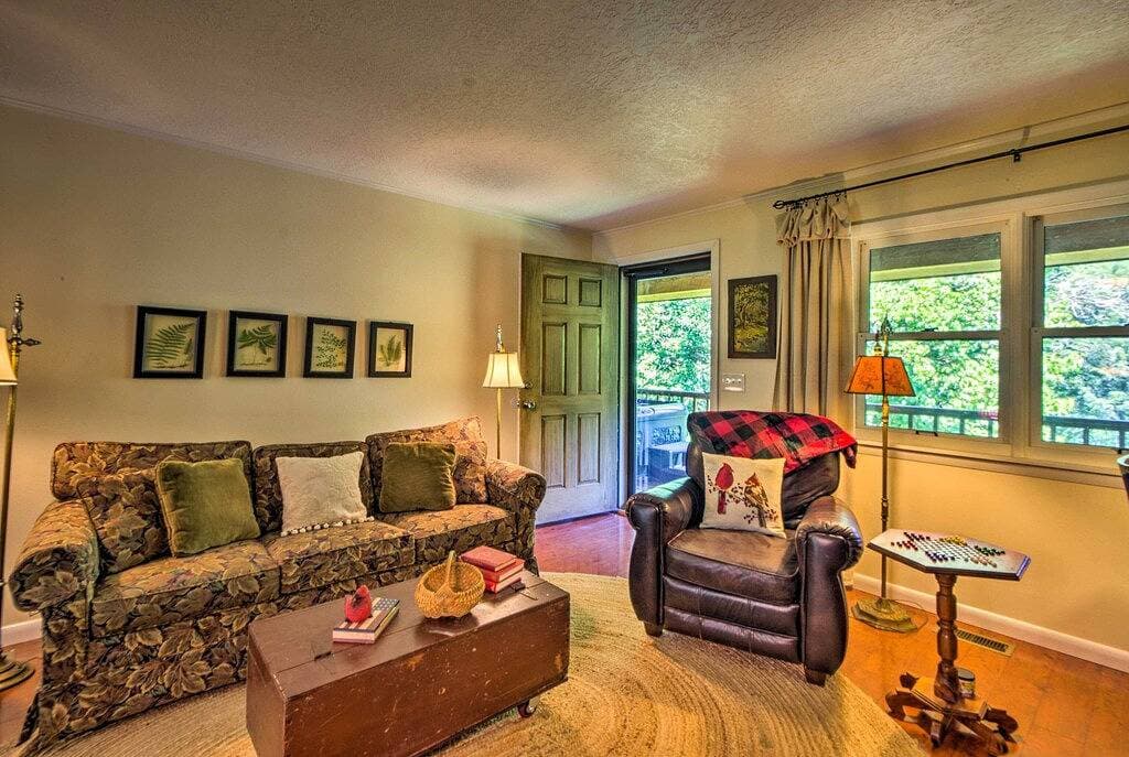 Foto 7 von 24: Bryson City Cabin w / Hot Tub & Deck - auf mehr als 2 Acres!