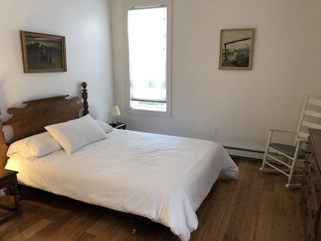 Foto 12 von 12: Zwei Schlafzimmer im ersten Stock am Ende einer ruhigen Sackgasse in Dowtown