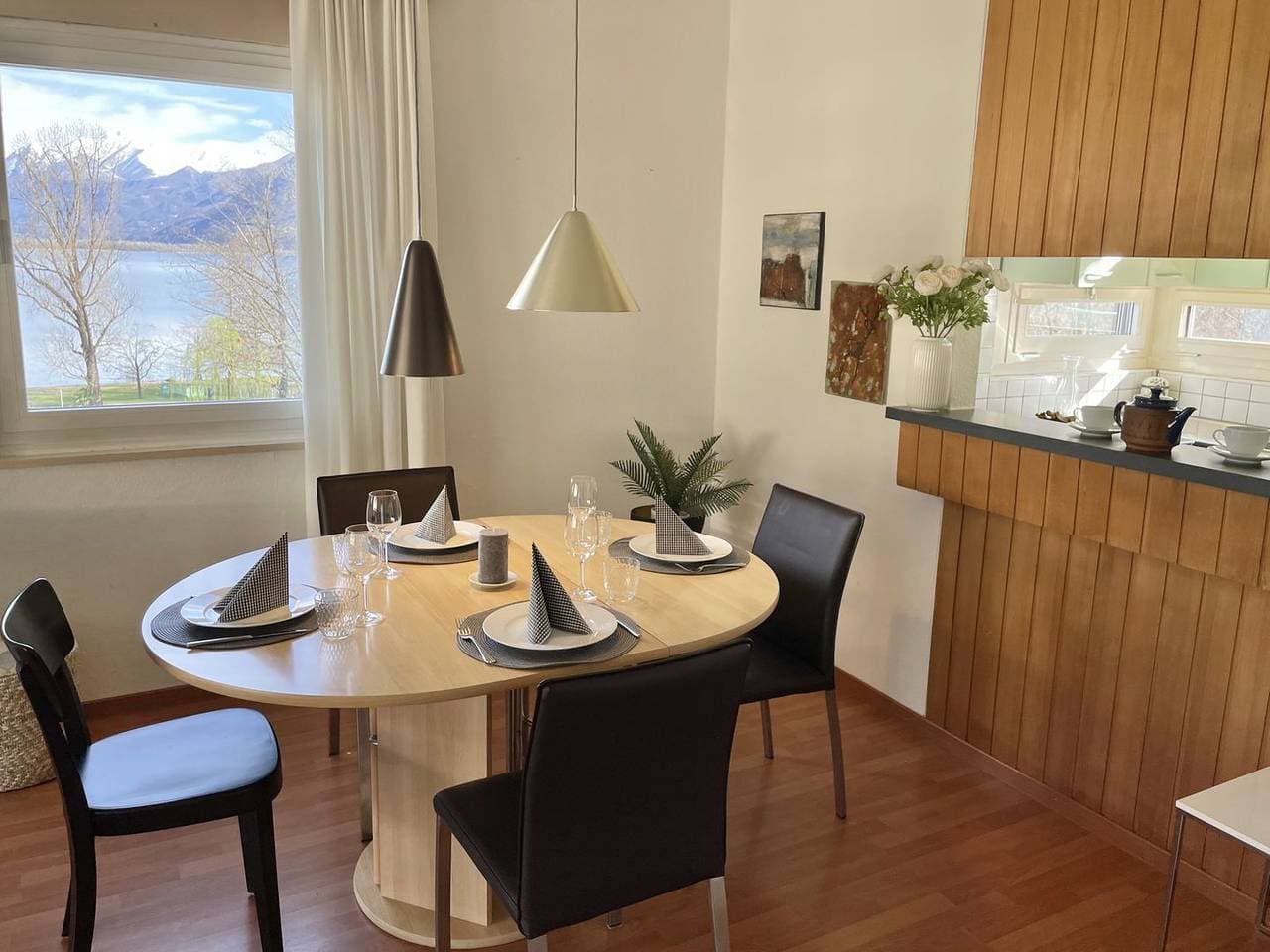 Foto 3 von 26: Ansprechende Ferienwohnung an bequemer Lage mit fabelhafter Aussicht auf den See
