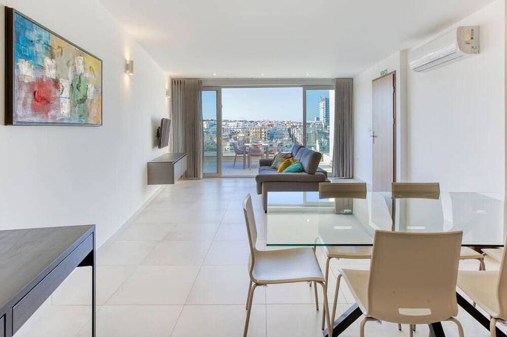 Foto 10 von 30: Modern 3Br home with Stunning Marina View in Pieta