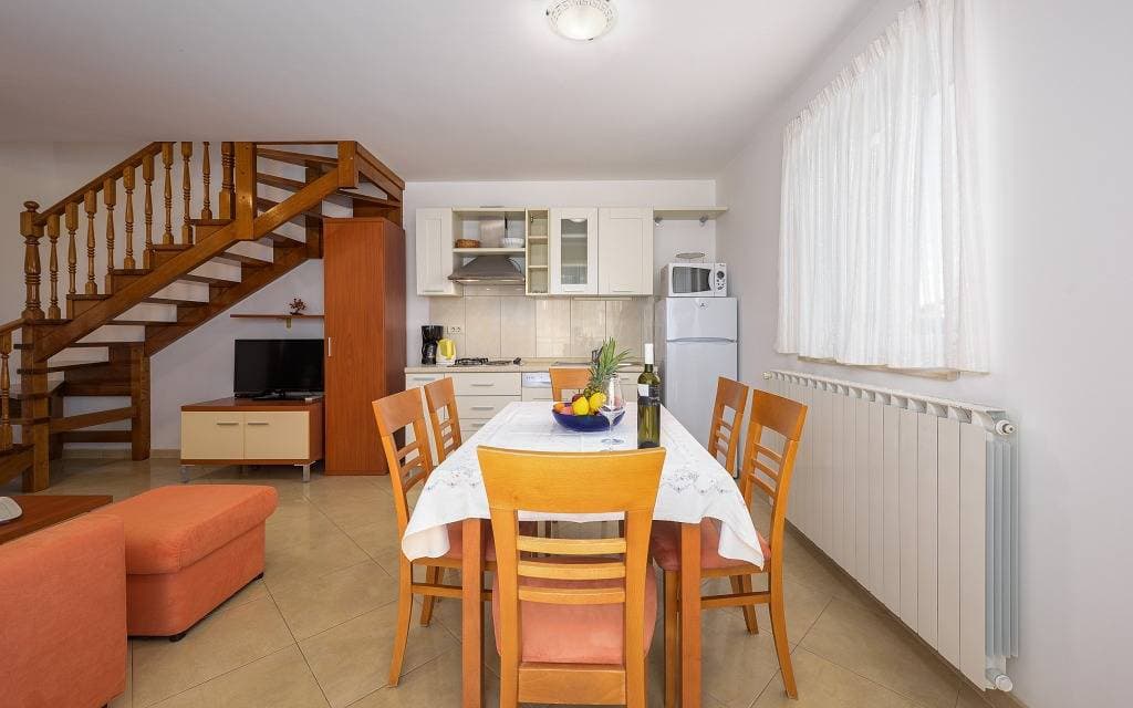 Foto 6 von 54: Ferienwohnung in Bašanija mit Terrasse, Klimaanlage, W-Lan, Spülmaschine (113-4)