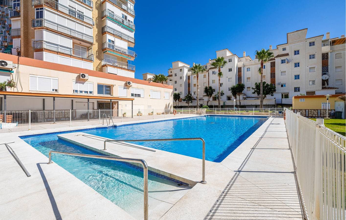 Foto 12 von 21: Appartement am Strand mit Pool und Terrasse