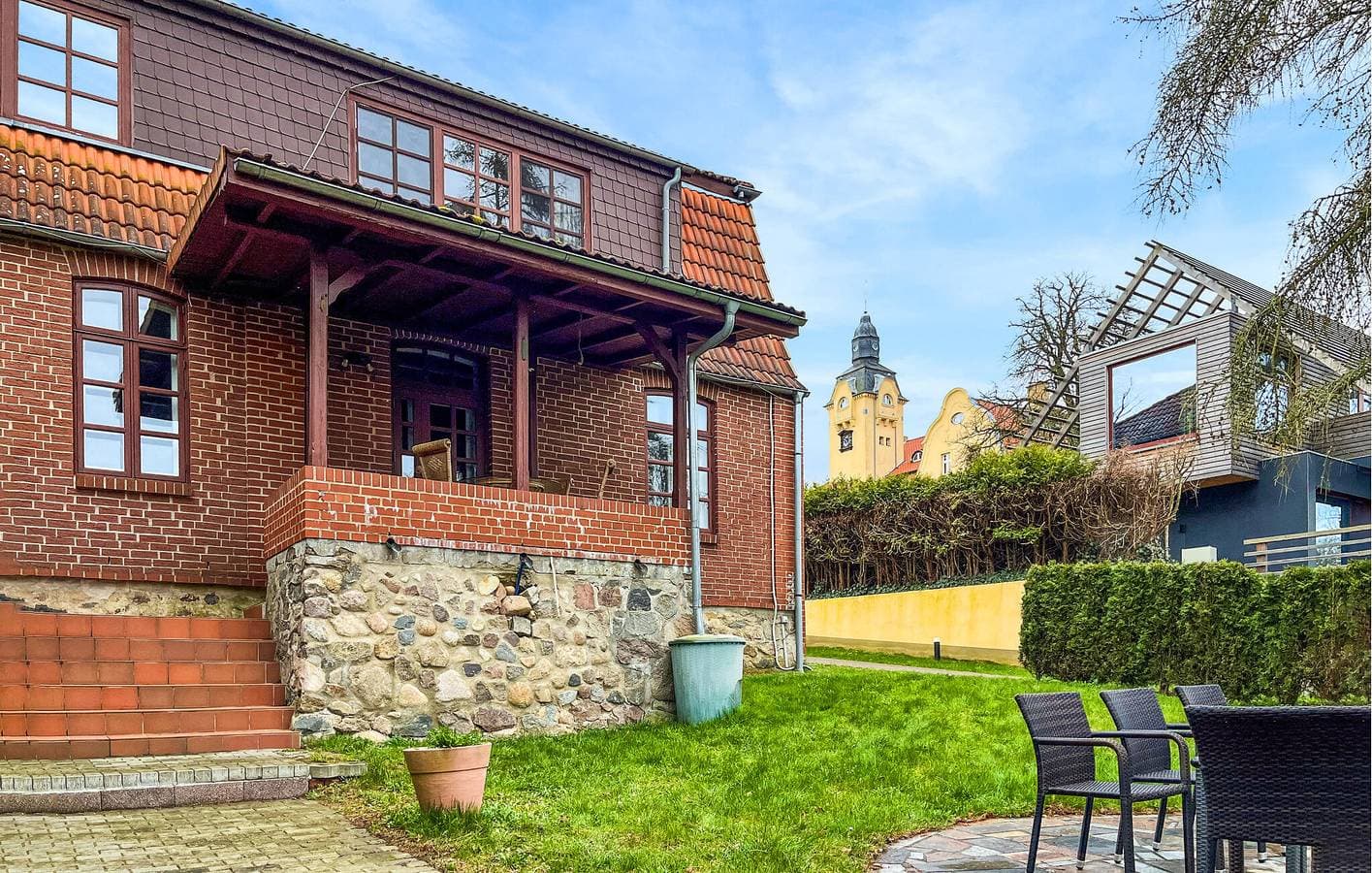Charmante 140 m² große Wohnung mit Terrasse, WLAN und moderner Ausstattung 1