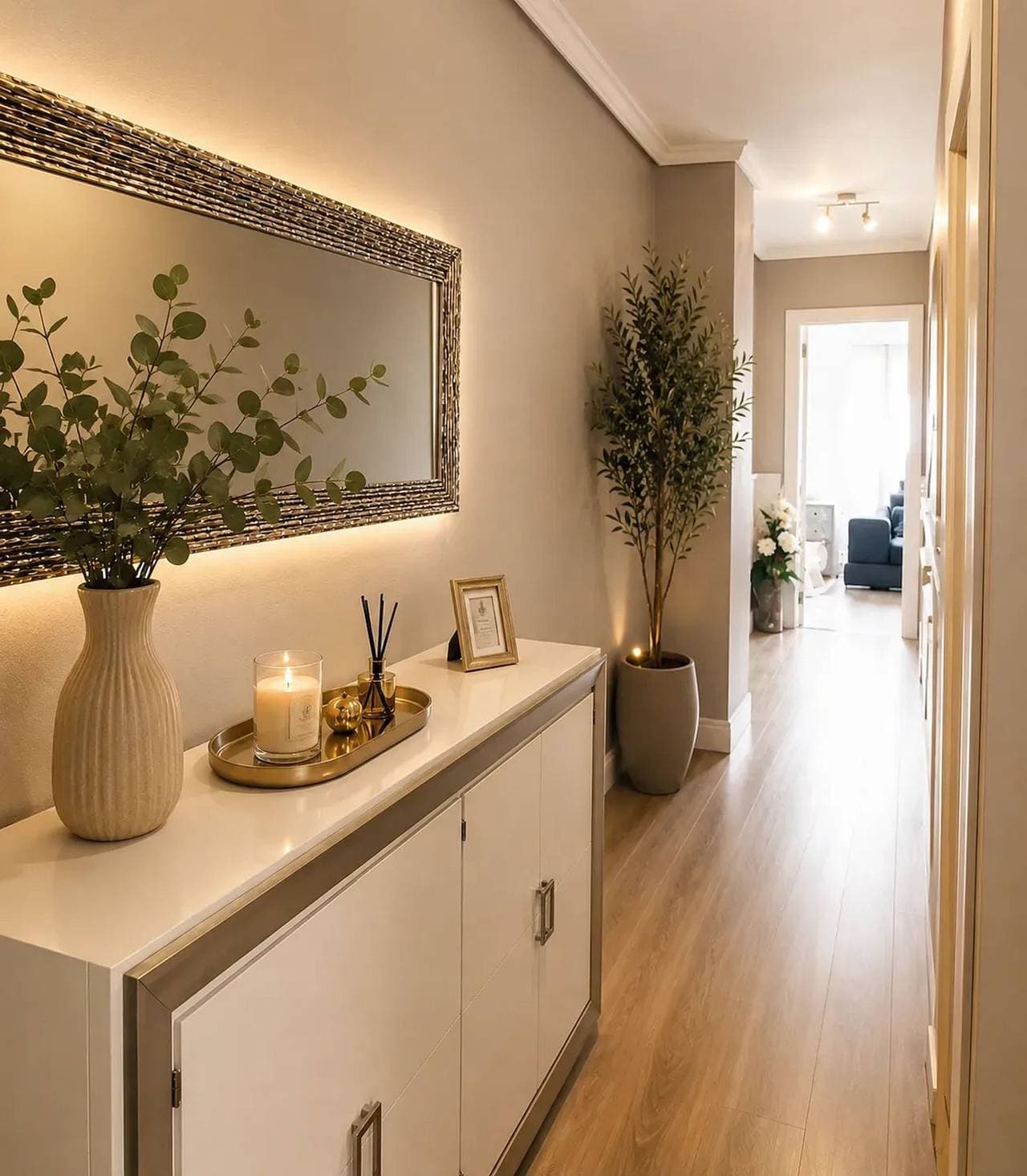 Foto 5 von 19: Modernes Apartment mit Jacuzzi und Stadtblick in Almería, 80 m²