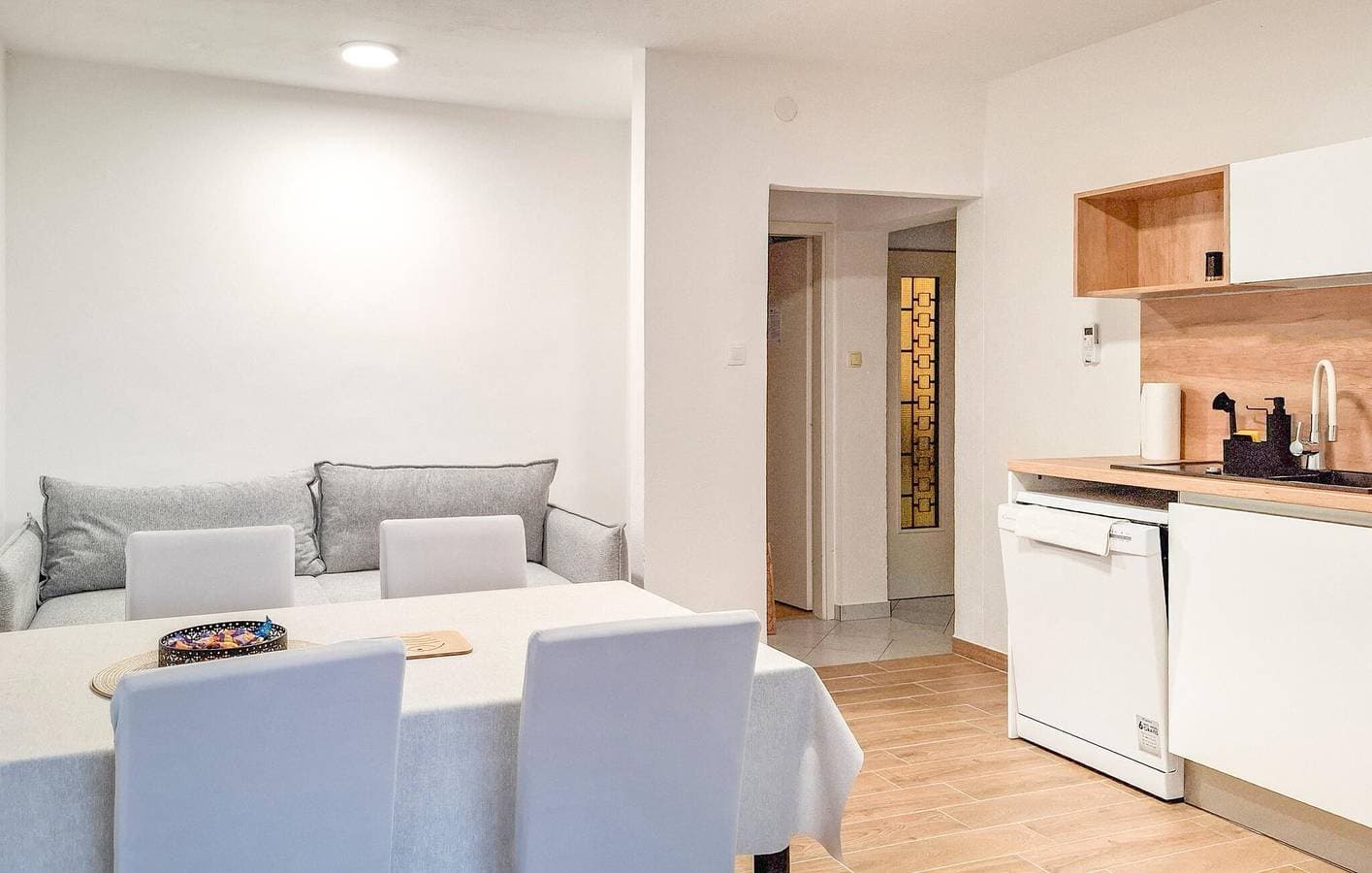 Foto 7 von 21: Gemütliche Wohnung mit Terrasse, WLAN und Parkplatz, 1,5 km vom Strand entfernt