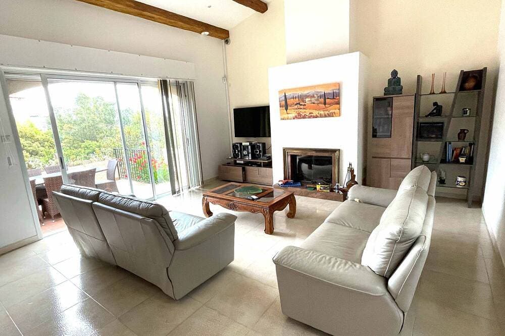 Foto 9 von 30: Seaside Villa With Pool - Perfect For Family & Friends