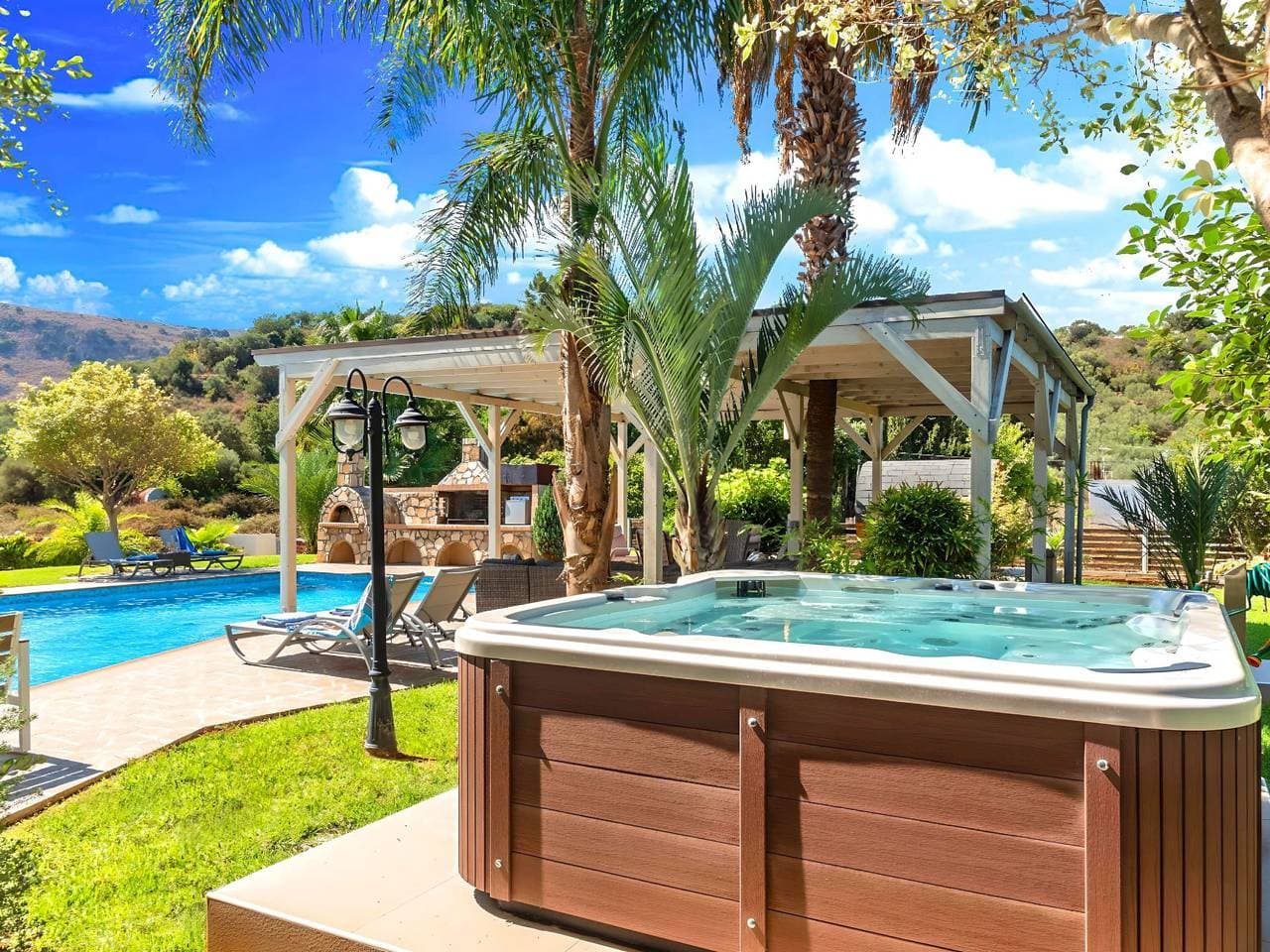 Foto 8 von 44: Mirsini Villa Privater Pool Jacuzzi