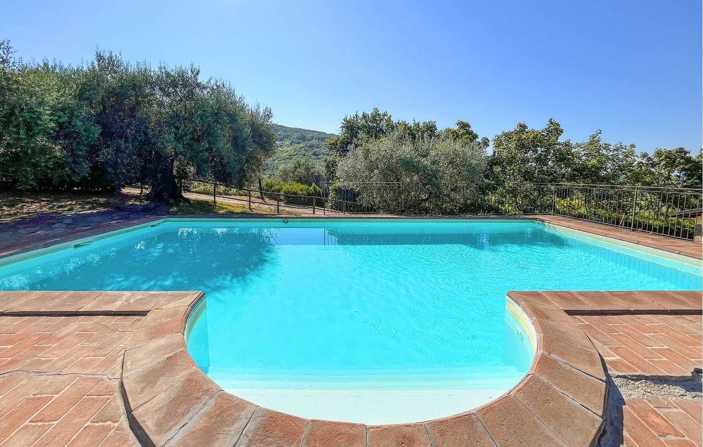 Foto 10 von 38: Gemütliche Ferienwohnung mit Pool, Garten und Parkplatz
