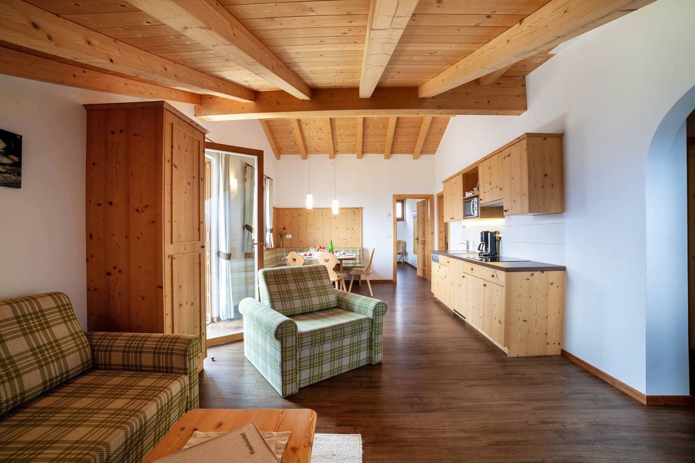 Foto 6 von 23: Gemütliche Ferienwohnung 'Gassbauerhof Ober' mit Balkon, Blick auf die Berge und WLAN
