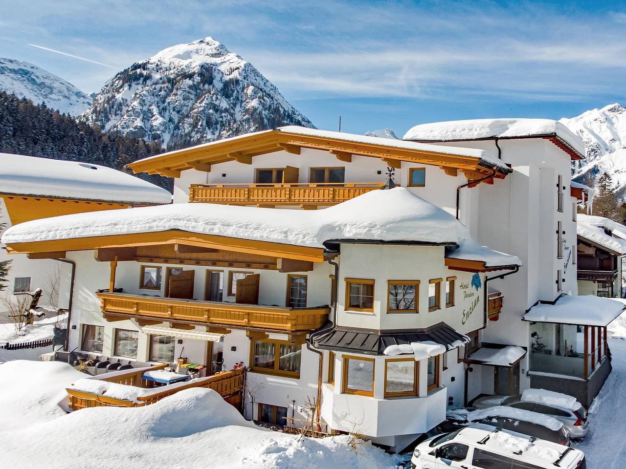 Hotel Enzian 1