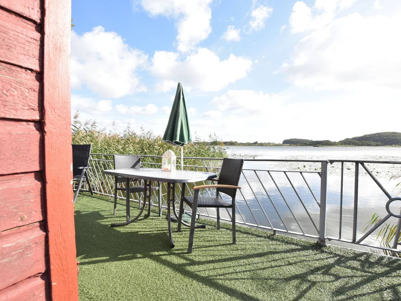 Foto 10 von 26: Bootshaus direkt am See