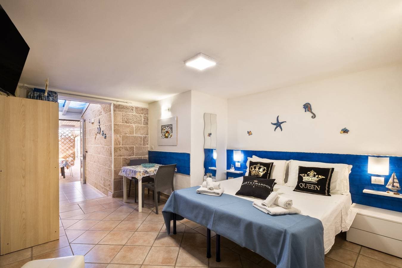 Foto 2 von 28: Boutique Villa – Loft Nexus mit Gemeinschaftsterrasse, WLAN und Klimaanlage