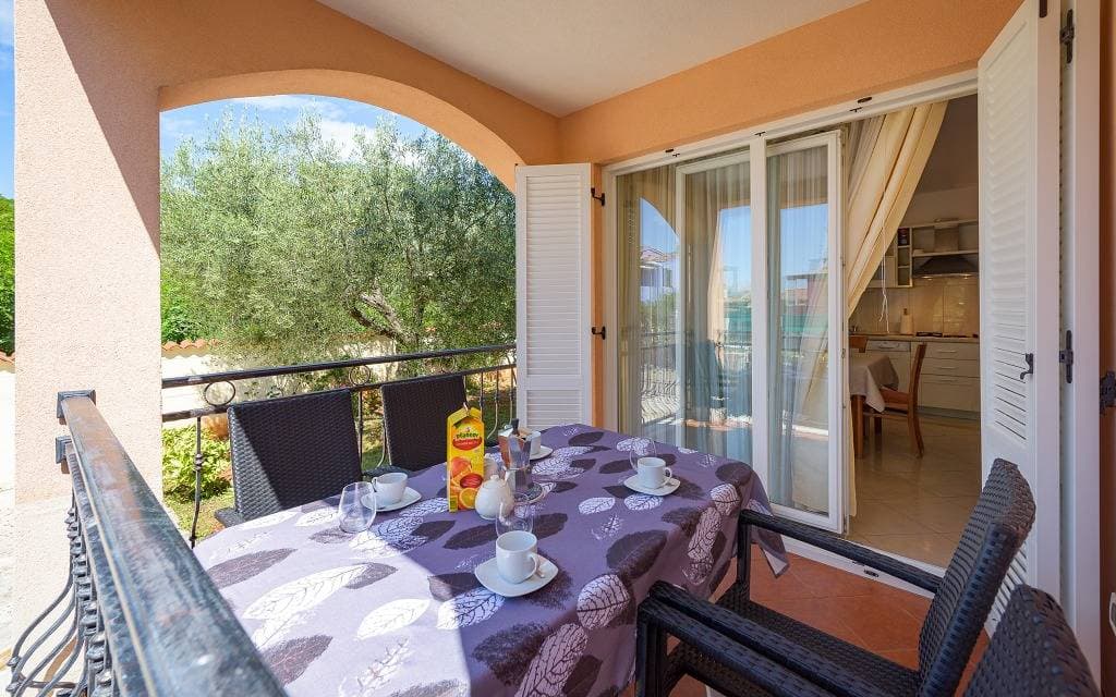 Foto 8 von 54: Ferienwohnung in Bašanija mit Terrasse, Klimaanlage, W-Lan (113-1)