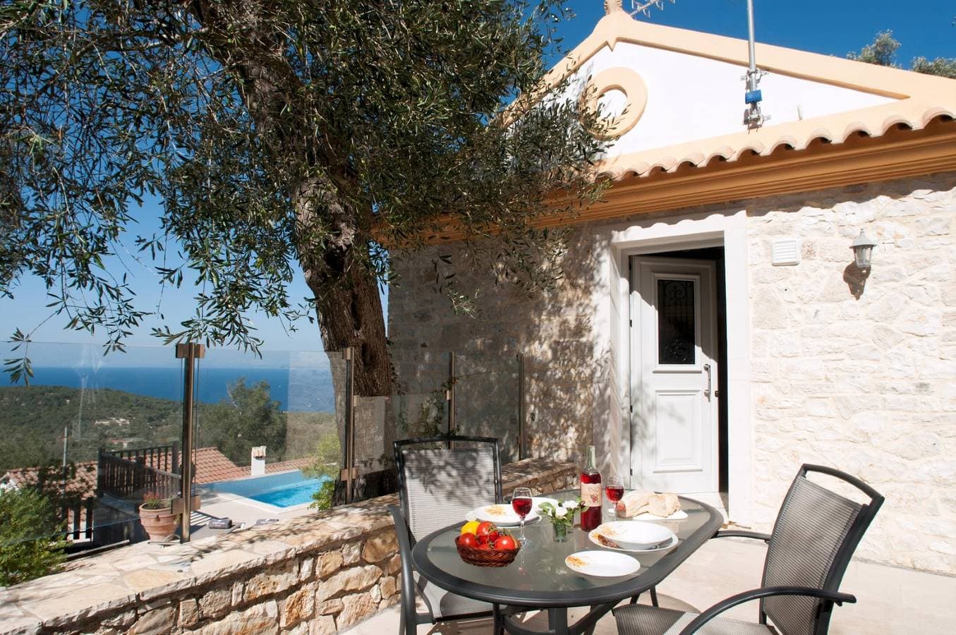 Foto 8 von 18: Romantic Cottage for Adults Only with Sea Views near Beach & Taverna