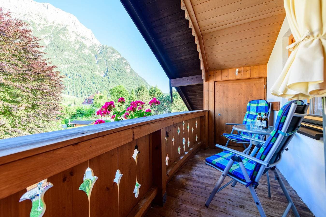 Foto 11 von 21: "Karwendel" - Fewo/Wohn-Schlafraum/Dusche, Wc