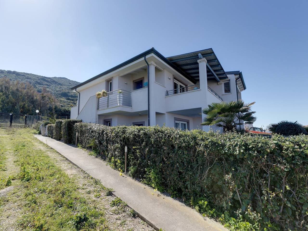 Meerblick mit Klimaanlage und Garten 1