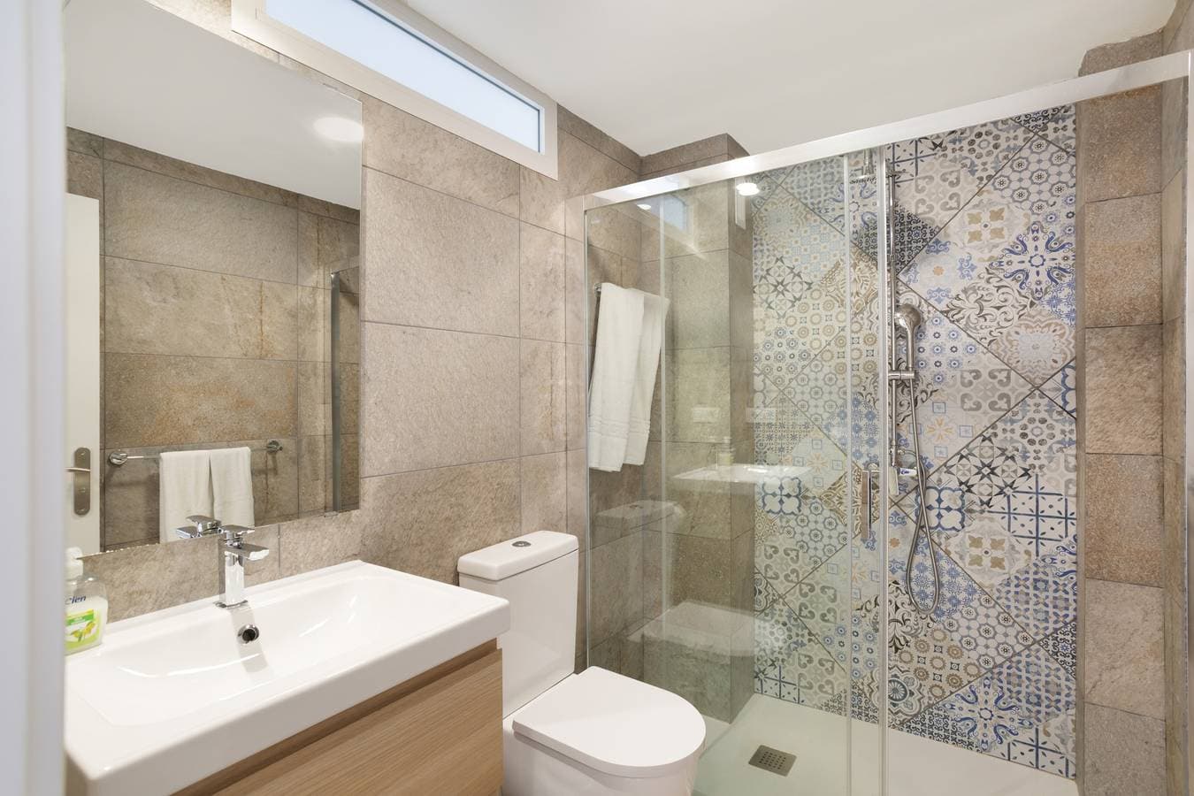Foto 13 von 23: Ferienwohnung 'Flipper 302' mit Meerblick, Gemeinschaftspool und WLAN
