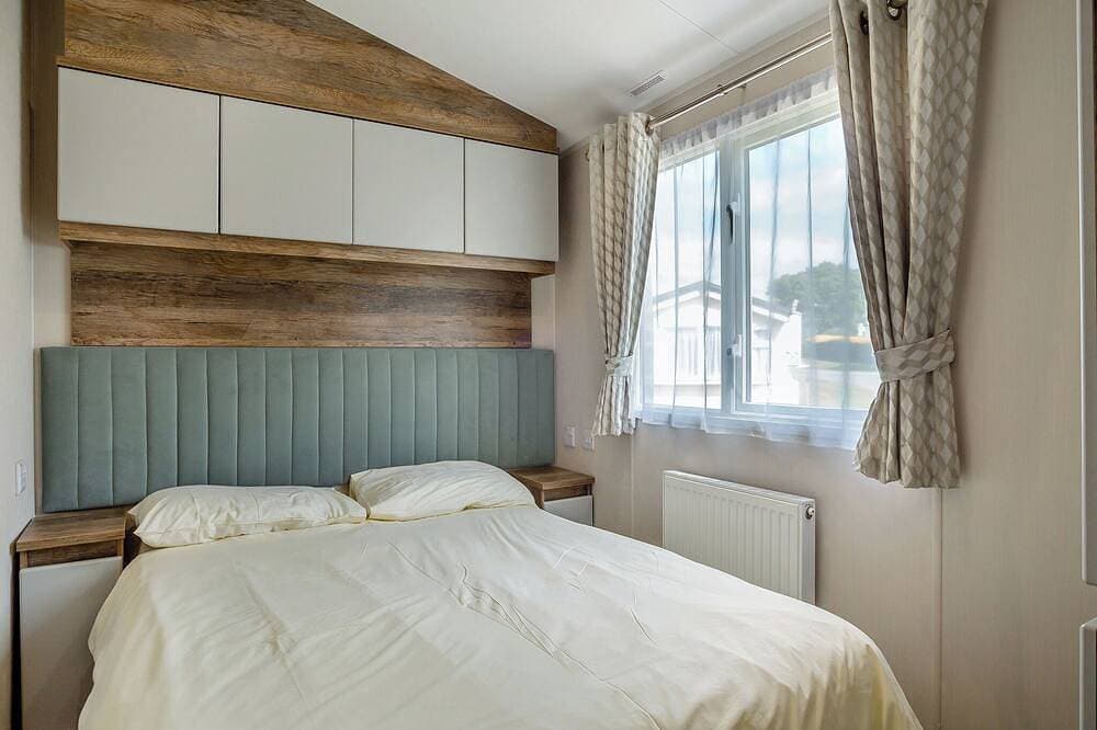 3 Schlafzimmer Unterkunft in Charmouth 1