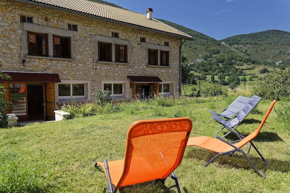 Gîte Les Espelines Pour 15 Personnes à Vassieux en Vercors 1