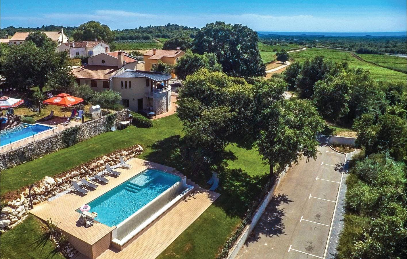 Reizende Ferienwohnung mit Pool, Terrasse und WLAN in der Nähe von Restaurants und dem Stadtzentrum 1