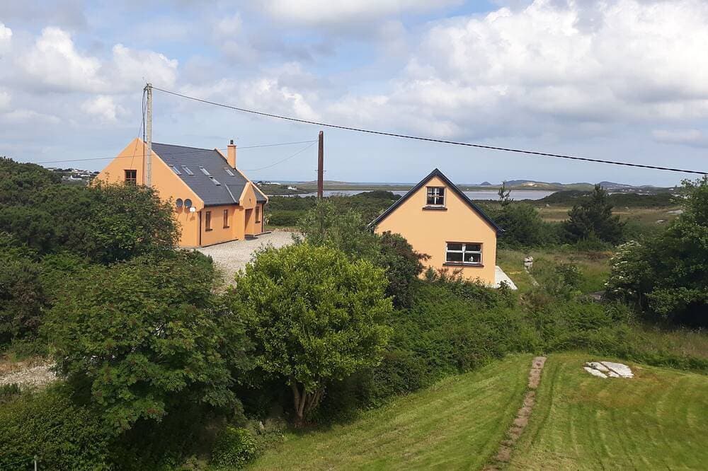 Foto 13 von 30: Ruhige Lage mit großartigem Meerblick. Am ,,Wild Atlantic Way`( internet zugang)