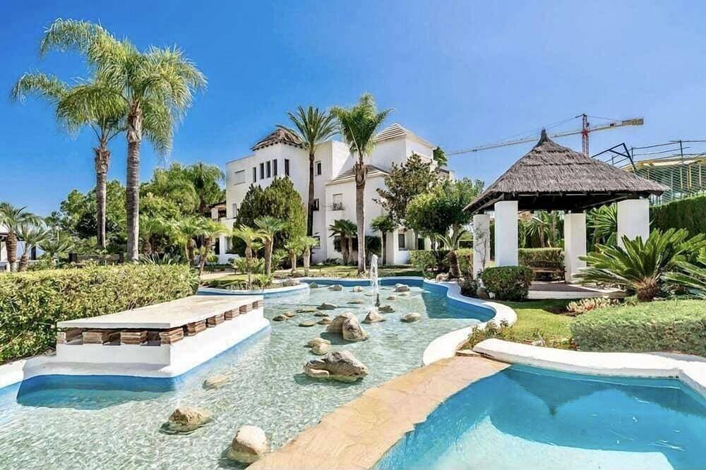Marbella Club Suites Apartment next to the sea and the mountains 1