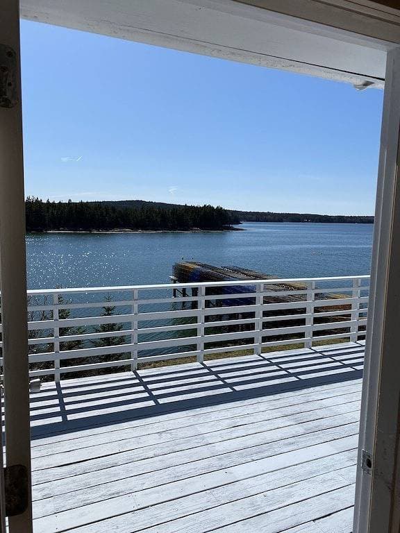 Foto 10 von 48: Oceanfront Retreat in Dyers Bay mit atemberaubenden Sonnenuntergängen