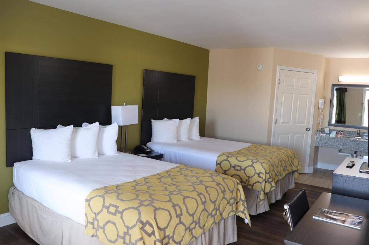Foto 10 von 12: Double Room with Two Double Beds - First Floor