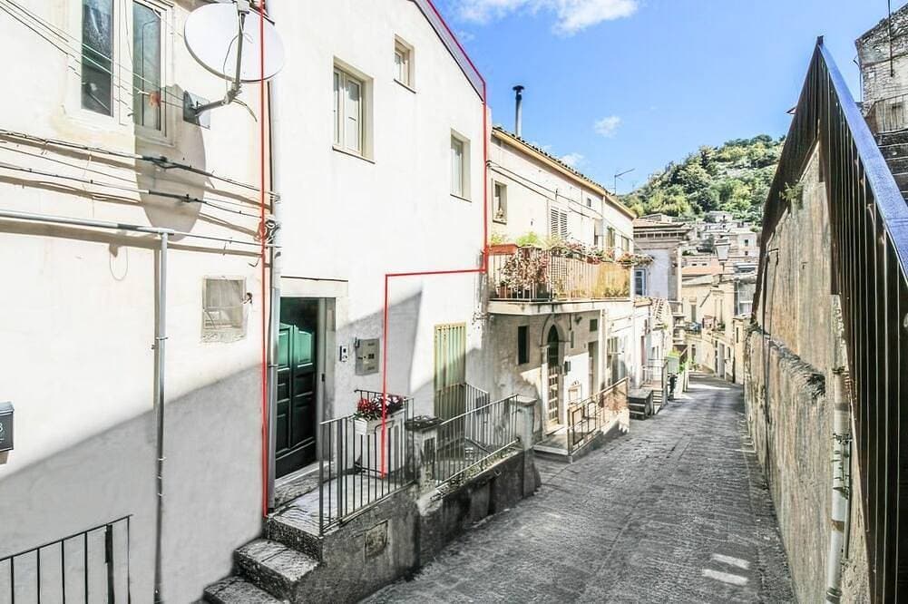 Foto 13 von 20: Casa Mercè - Cozy Two-Room Apartment with an En-Suite Jacuzzi in the Historic Center of Modica