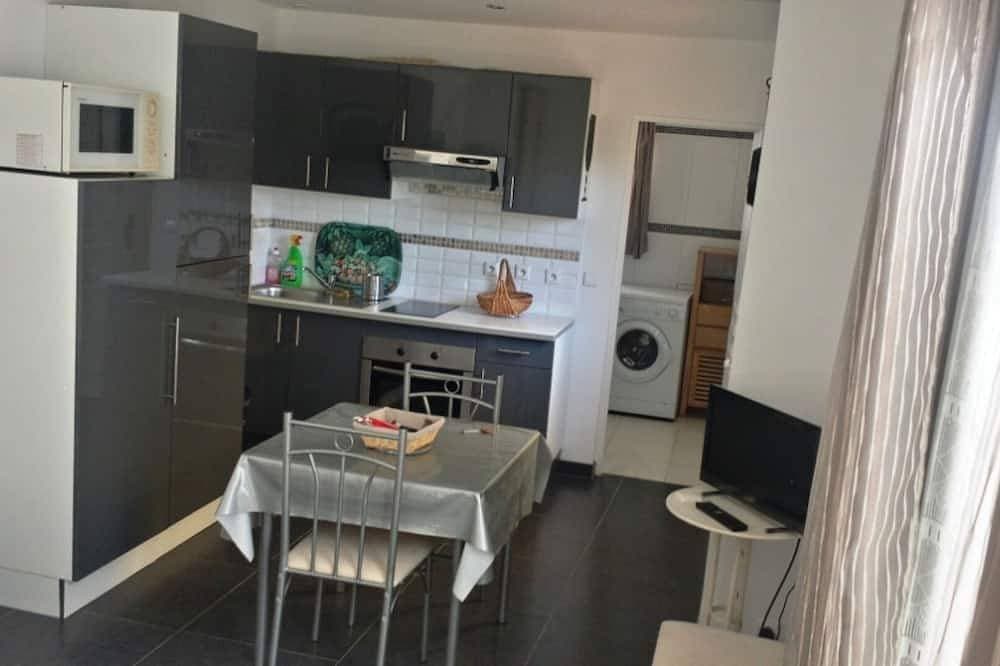 Foto 6 von 12: Unabhängiges Studio Anlage und Garten und eine schattige Terrasse + Parkplatz